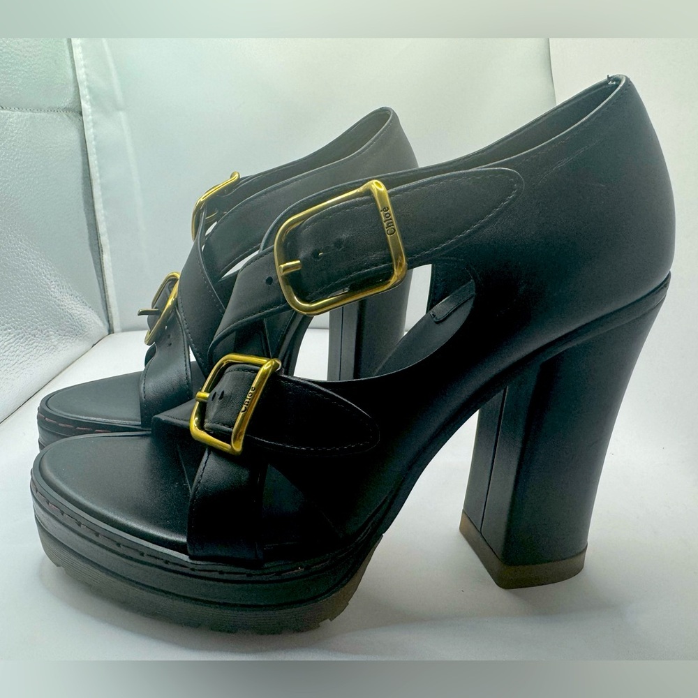 Chloé Daisy Platform Sandal - Black - Sandal Heels